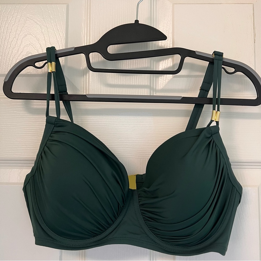 Bleu Rod Beattie Green Bikini Top Size 34DD -. A great top!  Just didn't fit.